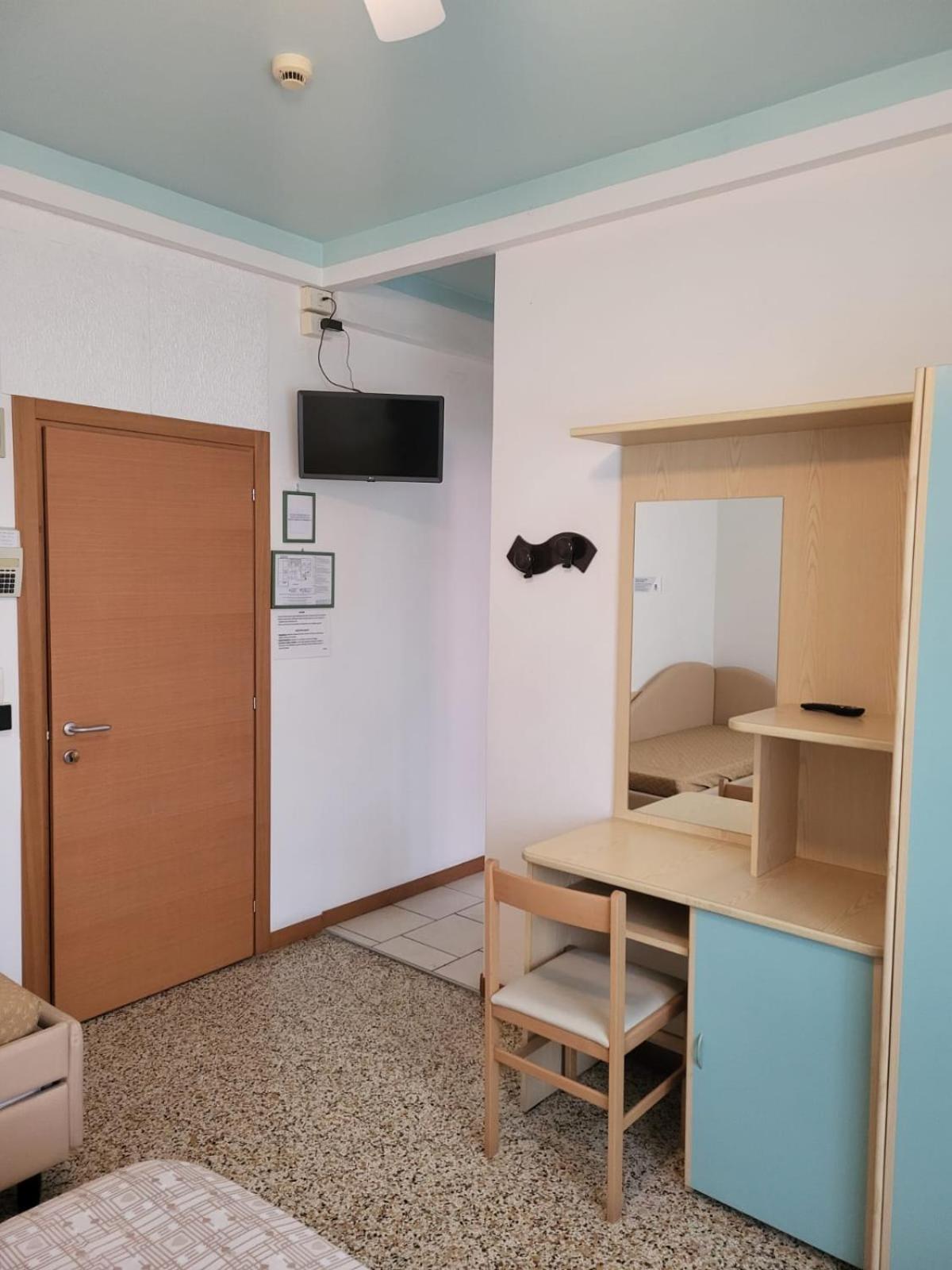 Hotel Residence Villa Lily Cesenatico Esterno foto